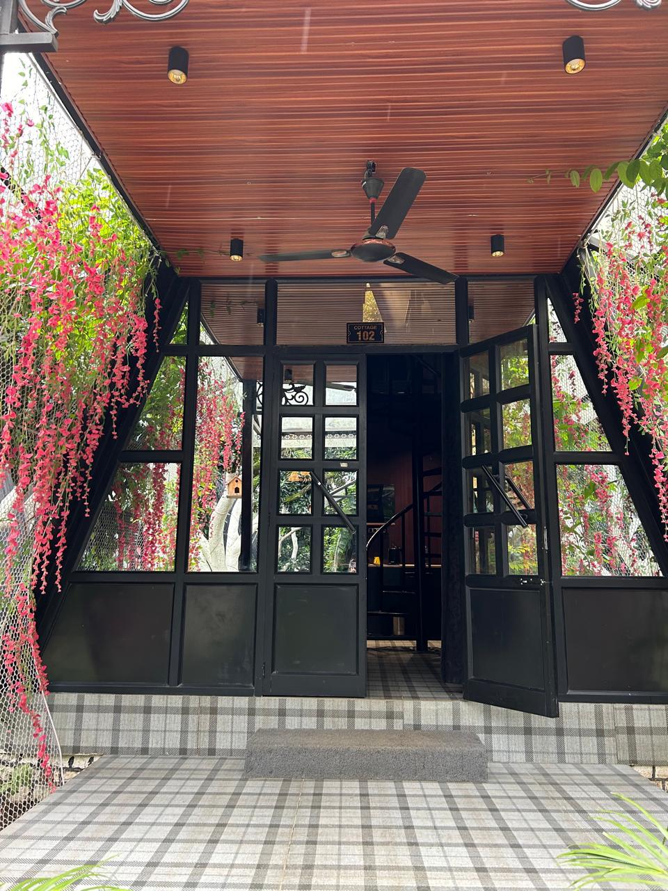 Traditional Entrance Design